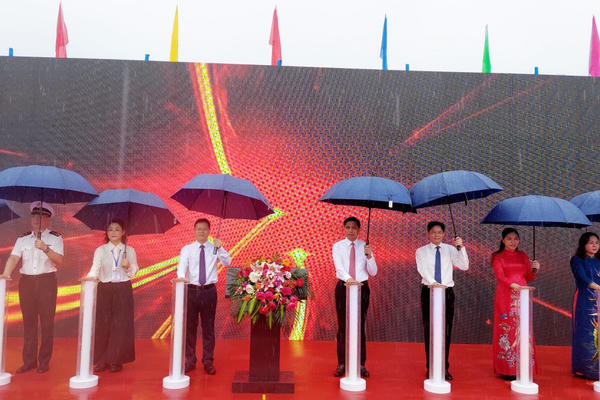 Chính thức mở cửa cặp cửa khẩu song phương Việt Nam - Trung Quốc