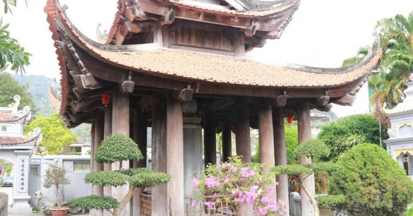 Cột kinh Phật 1.000 tuổi nặng 4,5 tấn ở cố đô Hoa Lư có gì đặc biệt?
