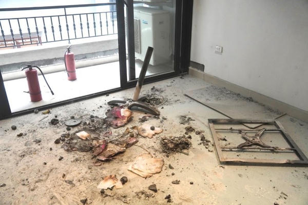 Người dân kịp thời dập tắt đám cháy, khuyến cáo đảm bảo an toàn PCCC khi thắp hương, đốt vàng mã