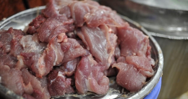 Mục sở thị cách làm giò chả của người Ước Lễ