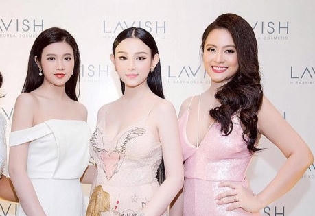 Ba chị em hot girl Huyền Baby đúng chuẩn 'sắc nước, hương trời'