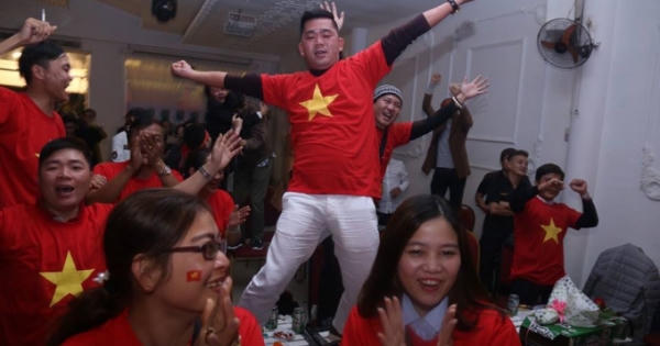 Người dân Cố đô Huế vui mừng sau chiến thắng lịch sử của U23 Việt Nam