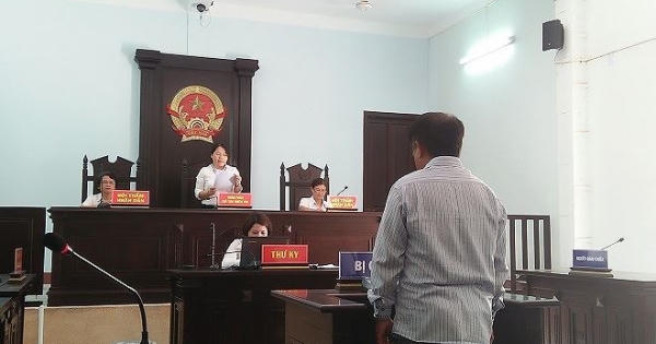 Chủ thầu đi trộm trả tiền công thợ