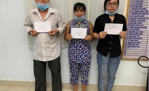 Khởi tố, cấm đi khỏi nơi cư trú đối với 3 người trong gia đình hành hung nhân viên y tế