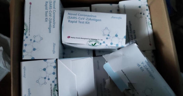 Hà Tĩnh: Thu giữ gần 1000 kit test Covid-19 nhập lậu qua cửa khẩu Cầu Treo