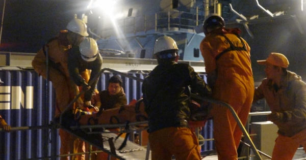 Cứu nạn thuyền viên Quảng Bình gặp nạn khi đi biển