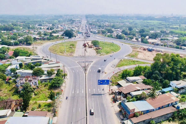 Cao tốc Bến Lức - Long Thành giảm tải ùn tắc, mở lối kết nối liên vùng Cao tốc Bến Lức - Long Thành giảm tải ùn tắc, mở lối kết nối liên vùng