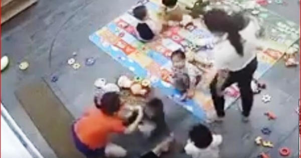 Sốc: Giáo viên mầm non đánh trẻ liên tiếp trong lớp học tại Nghệ An