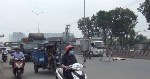TP HCM: Va chạm với xe tải, 1 người tử vong
