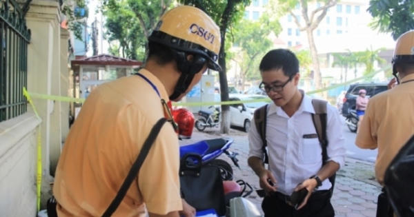 Có nên bãi bỏ quy định xử phạt hành vi vượt đèn vàng?