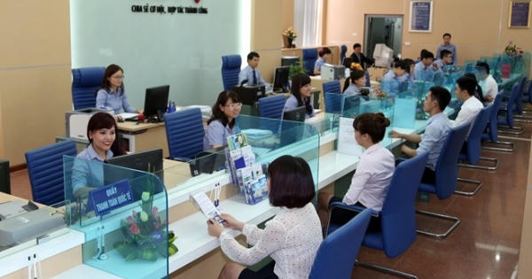 Ngân hàng tìm cách tăng vốn điều lệ: Cái khó ló cái khôn