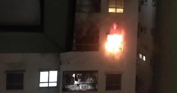 Cảnh sát hướng dẫn 120 người thoát khỏi đám cháy chung cư HH3C Cảnh sát hướng dẫn 120 người thoát khỏi đám cháy chung cư HH3C