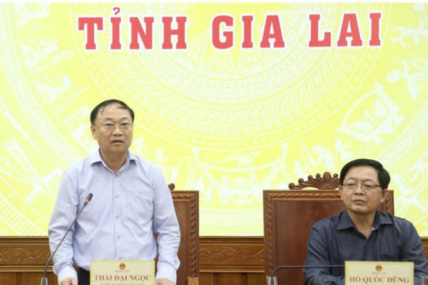 Phó Thủ tướng Hồ Quốc Dũng: Gia Lai cần sớm ổn định đời sống người dân sau bão số 13