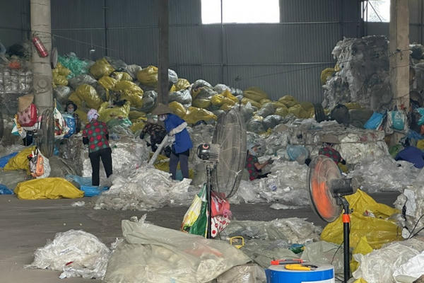 Nhiều nhà máy gạch tuynel trở thành nơi tập kết, xử lý rác thải (Bài 3): Chính quyền cần có biện pháp xử lý quyết liệt