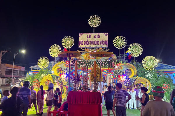 Không khí trang nghiêm Ngày Giỗ Tổ Hùng Vương tại Tây Ninh Không khí trang nghiêm Ngày Giỗ Tổ Hùng Vương tại Tây Ninh