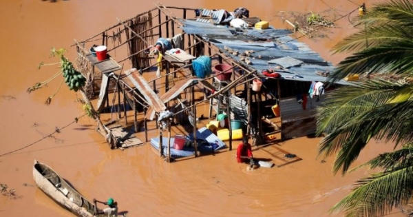 Sau bão Idai người dân Mozambique có nguy cơ phải uống nước bẩn