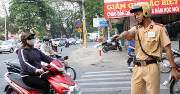 Đi xe trả góp thiếu giấy tờ vẫn bị phạt