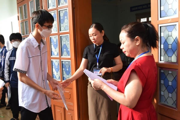 Sơn La: Hàng nghìn học sinh thi tuyển sinh vào lớp 10