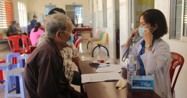 Màu áo thanh niên nhuộm xanh “Tháng Ba biên giới” Màu áo thanh niên nhuộm xanh “Tháng Ba biên giới”