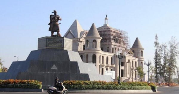 Địa ốc 7AM: Bãi xe trái phép “chiếm” lối đi vào nghĩa trang, Adoland có thực hiện dự án 'ma' không?