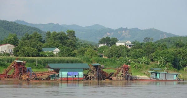 Tuyên Quang: "Hô biến" hàng chục mét khối cát trong vụ bắt "tàu lạ" khai thác trái phép