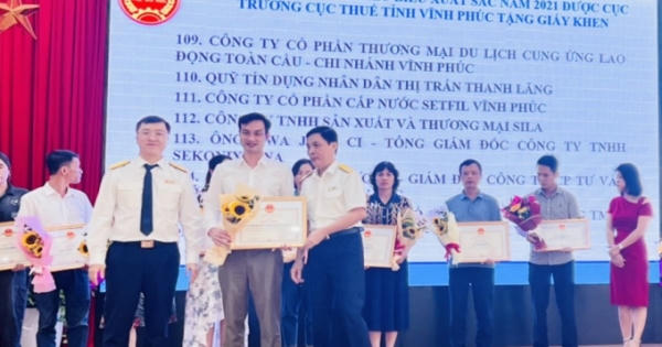 Công ty Cổ phần Thương mại Du lịch cung ứng lao động Toàn Cầu nhận Giấy khen của Cục Thuế tỉnh Vĩnh Phúc