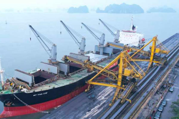 Quảng Ninh: Rót hơn 41 nghìn tấn than trong ngày đầu xuân năm mới