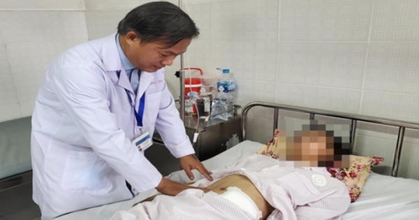 Nam thanh niên sống 25 năm không có hậu môn