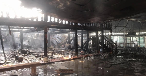 Hiện trường vụ cháy lớn thiêu rụi hàng chục ki ốt, phòng trọ và nhà dân ở Bình Dương Hiện trường vụ cháy lớn thiêu rụi hàng chục ki ốt, phòng trọ và nhà dân ở Bình Dương