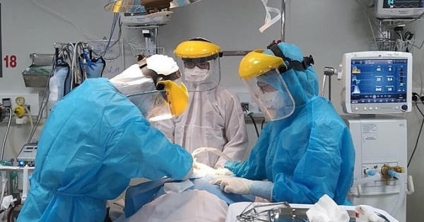 Tính đến sáng 28/8, Việt Nam đang có 985 ca mắc COVID-19 thở máy và ECMO