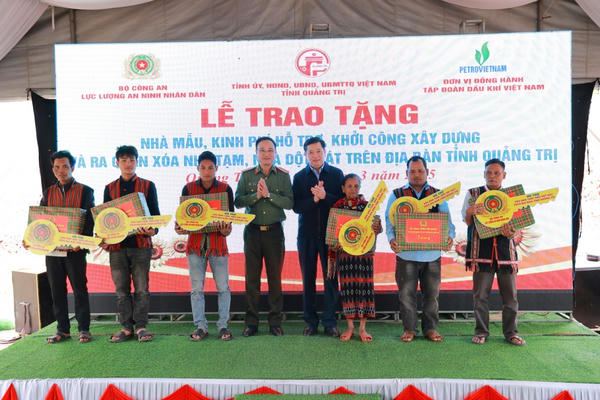 Bộ Công an: Quyết không để người dân phải ở nhà tạm, nhà dột nát Bộ Công an: Quyết không để người dân phải ở nhà tạm, nhà dột nát