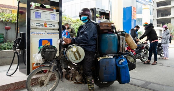 Tâm sự của một ông chủ cây xăng chỉ bán 50.000 đồng cho xe máy