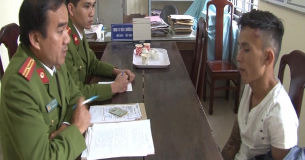 Công an TP Huế bắt nóng kẻ “chôm” xe máy rồi thay biển số