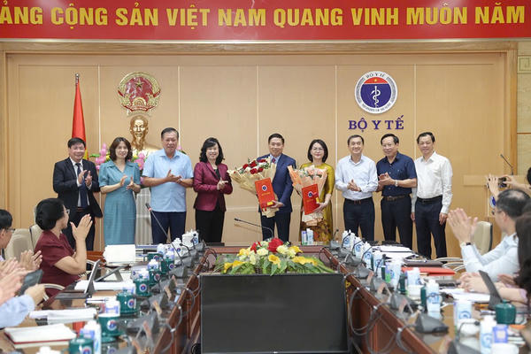 Bộ Y tế điều động, bổ nhiệm Chánh Văn phòng và Cục trưởng Cục An toàn thực phẩm
