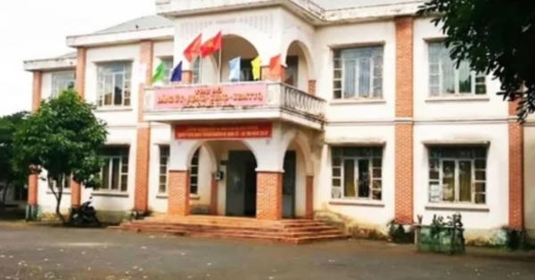 Tạm giữ cán bộ địa chính xã nhận hối lộ 12 triệu đồng của người dân