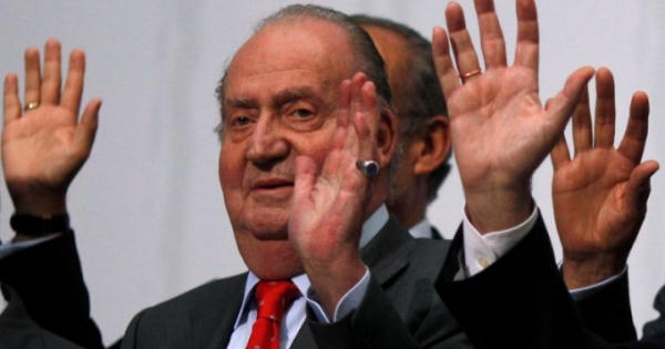 Lộ tung tích cựu vương Tây Ban Nha sau tuyên bố sống lưu vong