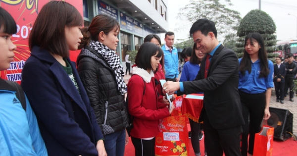 Hải Phòng: Hỗ trợ sinh viên nghèo hàng nghìn vé xe về quê đón tết