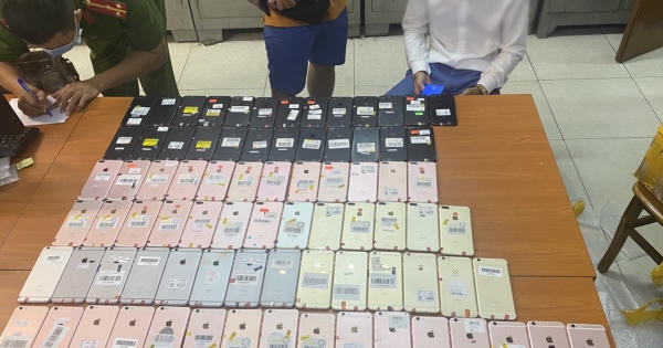 Hà Nội: Chốt kiểm dịch phát hiện 80 chiếc điện thoại di động IPhone không có nguồn gốc