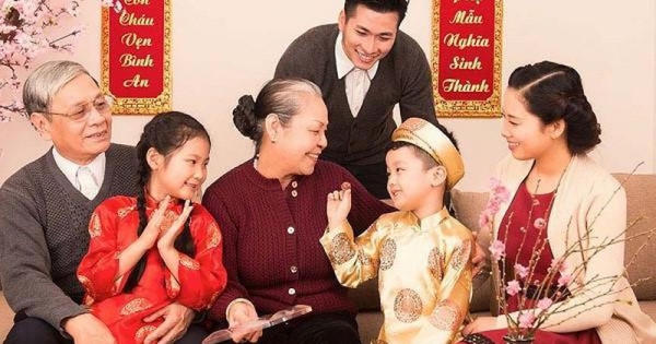 Phụng dưỡng đâu phải là cứ đưa tiền cho bố mẹ