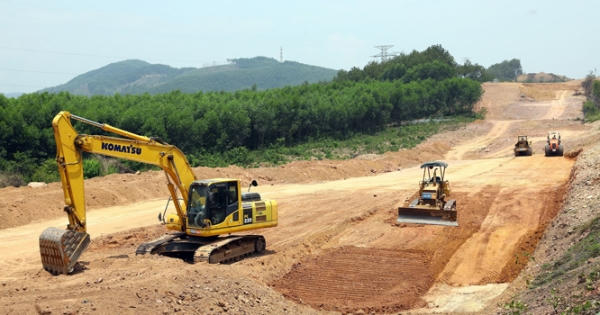 Thủ tướng: Cần tăng cường kiểm tra tiêu cực trong công tác đấu thầu