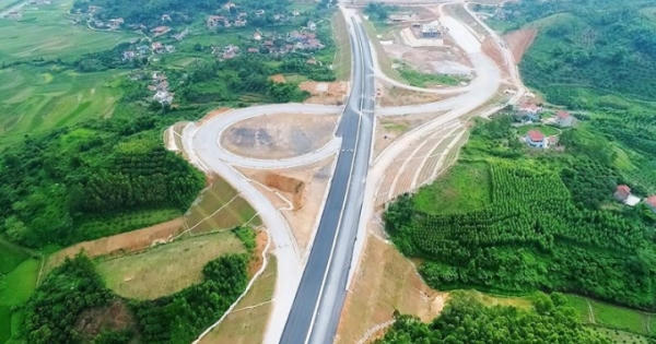 Tin kinh tế 6AM: Trung Quốc kiện Mỹ lên WTO, giá vàng dựng đứng