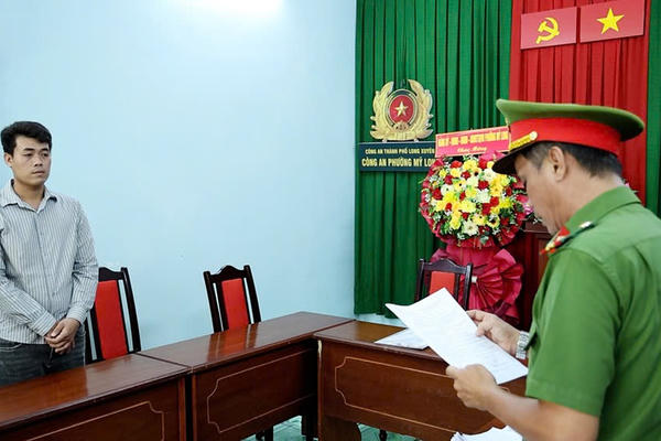 An Giang: Mâu thuẫn thanh toán tiền nhậu, 2 đối tượng đánh con chủ quán thương tật 17% An Giang: Mâu thuẫn thanh toán tiền nhậu, 2 đối tượng đánh con chủ quán thương tật 17%