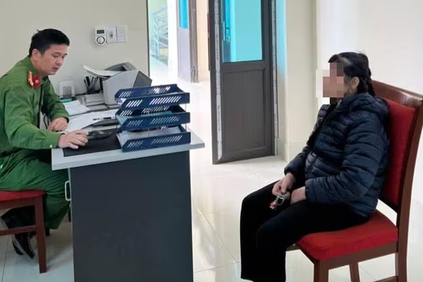 Kịp thời ngăn chặn người phụ nữ chuyển 250 triệu đồng cho công an "dởm"