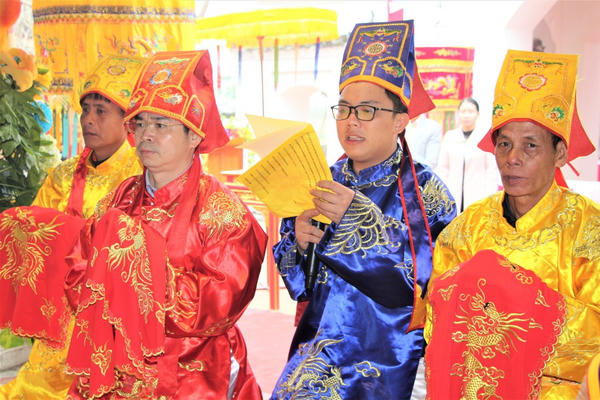 Đậm đà bản sắc dân tộc tại Lễ hội đền Bạch Mã năm 2025