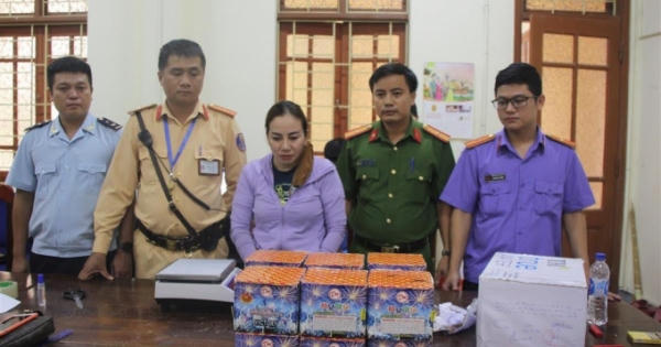 “Sơn nữ” một mình mang thuốc phiện và hàng cấm xuống phố “Sơn nữ” một mình mang thuốc phiện và hàng cấm xuống phố