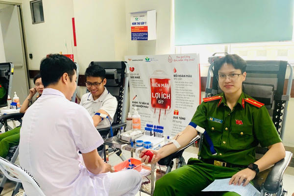Nghĩa cử cao đẹp của chiến sỹ Công an tại Viện Khoa học hình sự Nghĩa cử cao đẹp của chiến sỹ Công an tại Viện Khoa học hình sự