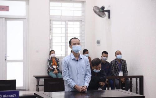 Hai cha con đi tù vì rủ nhau đi hành hung người khác
