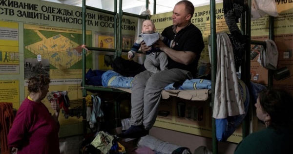 Ukraine phớt lờ yêu cầu của Nga, hàng nghìn người mắc kẹt ở Severodonetsk