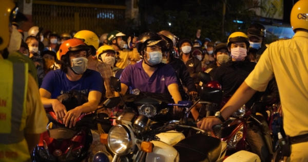 Bí thư tỉnh Cà Mau kêu gọi bà con địa phương giúp đỡ người dân về quê