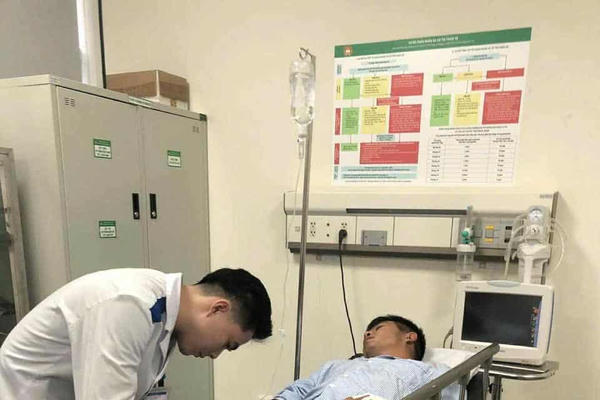 Xuân Mai (Hà Nội): Ba người trong một gia đình bị nhóm người dùng hung khí tấn công, gây thương tích